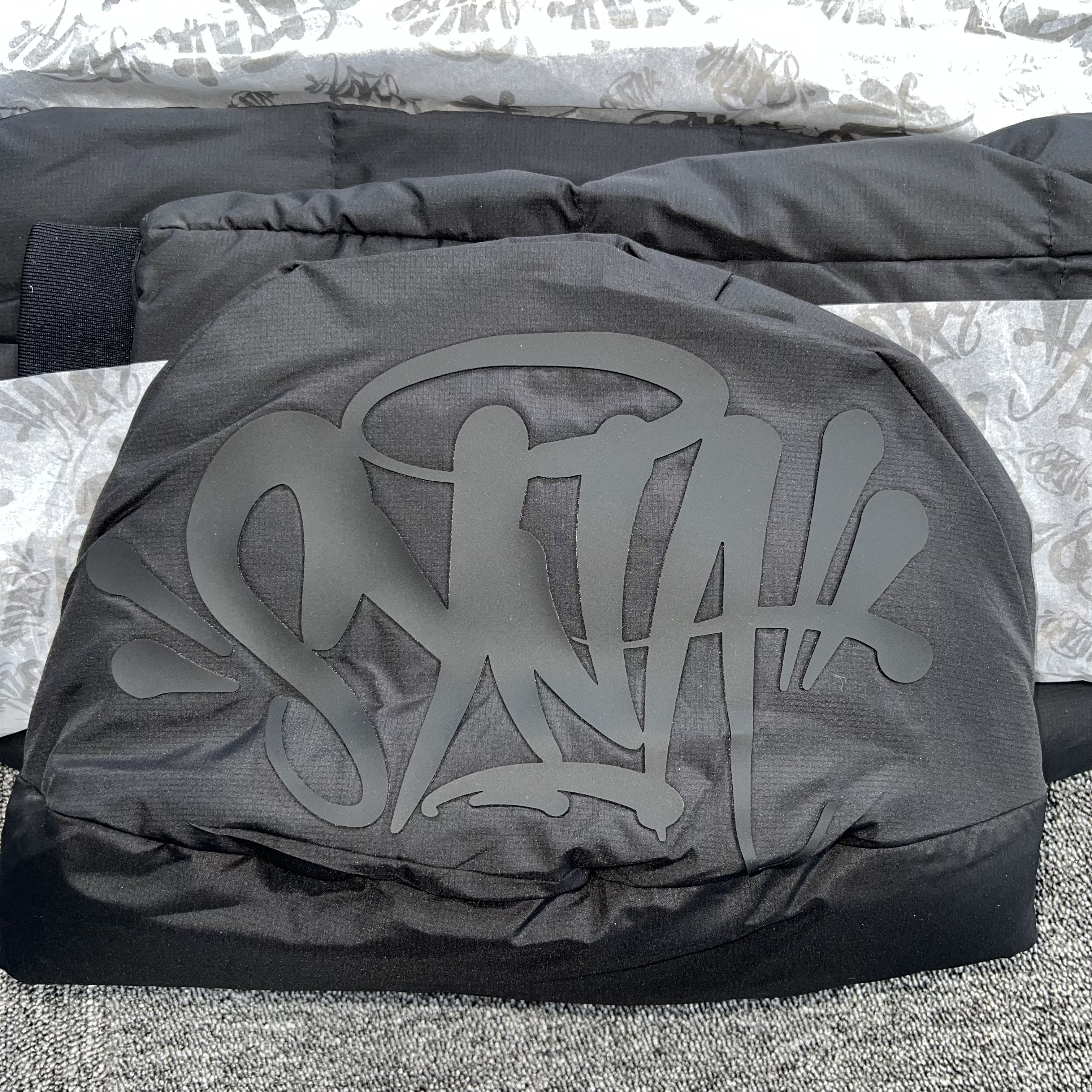 Syna World Down Jackets Black